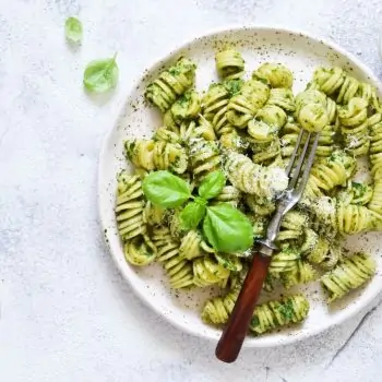 Pesto Pasta Salad: A cheerful and festive salad