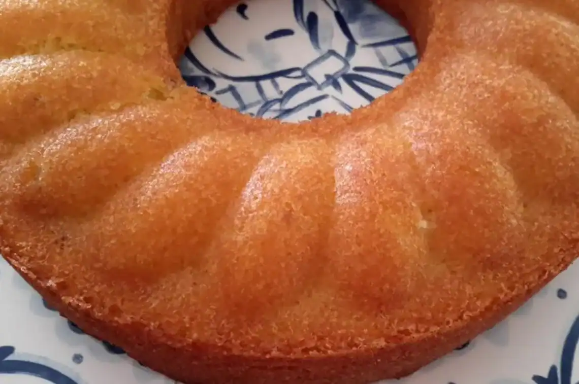 Old-Fashioned Pound Cake (Pond Koek) - Saffarazzi Homemade old-fashioned pound cake (pond koek) baked in a ring tin