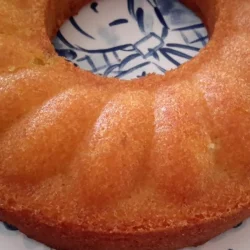 Old-Fashioned Pound Cake (Pond Koek) - Saffarazzi Homemade old-fashioned pound cake (pond koek) baked in a ring tin