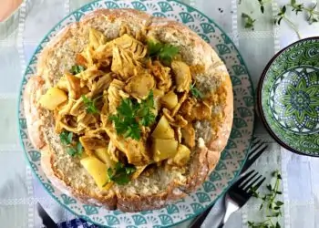 Pulled Chicken Bunny Chow with Fresh Pot Bread