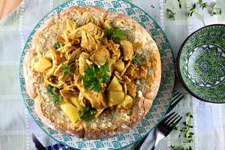 Pulled Chicken Bunny Chow with Fresh Pot Bread