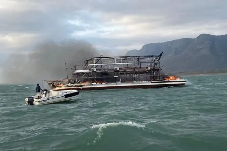 Fire on houseboat claims the lives of two at Jozini Dam