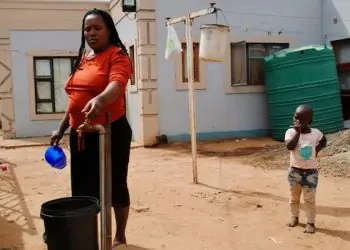 Residents Without Water or Help from the Municipality