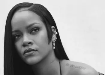 Rihanna is declared as a "national hero" by the new republic, Barbados