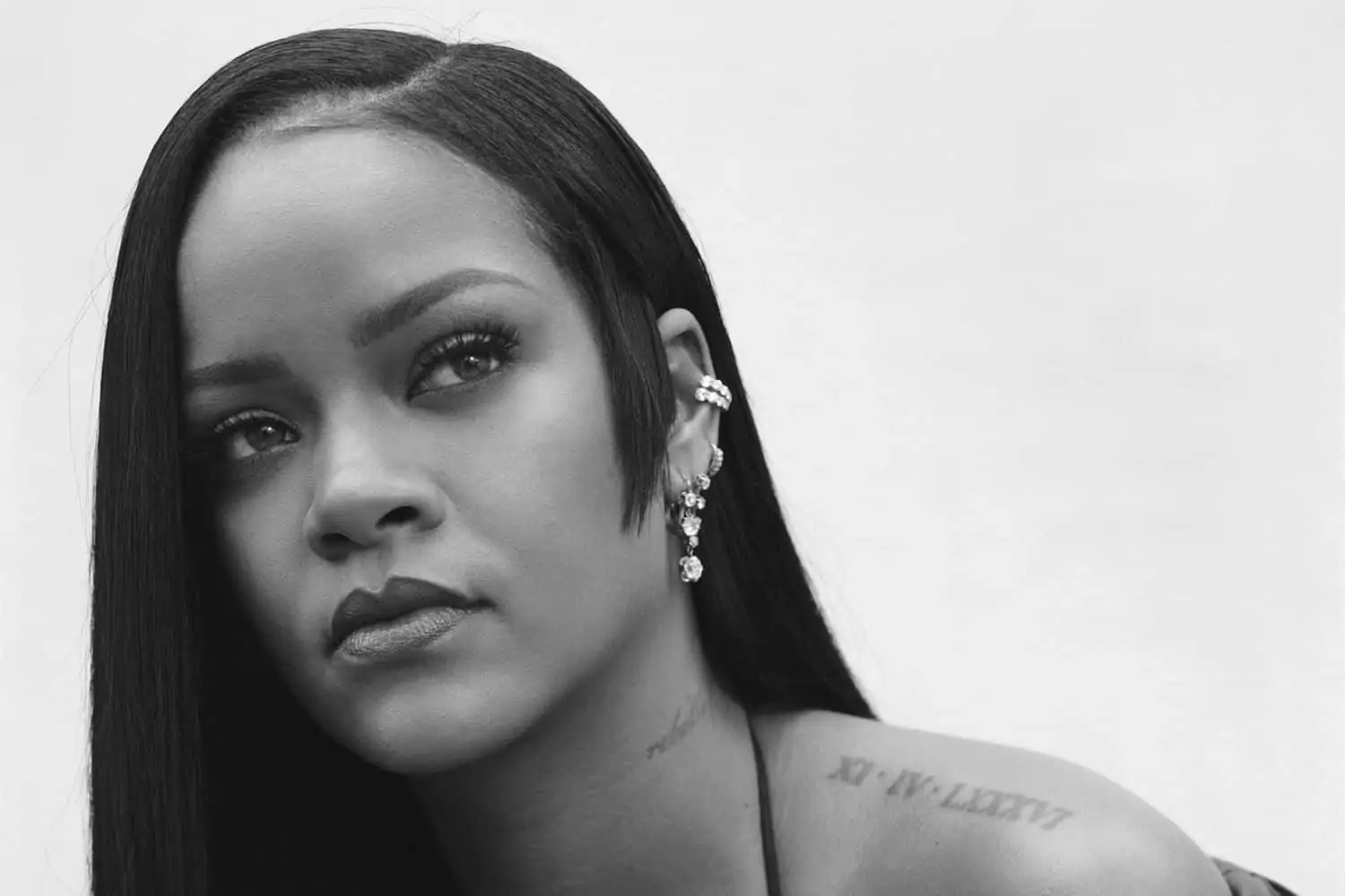 Rihanna is declared as a "national hero" by the new republic, Barbados