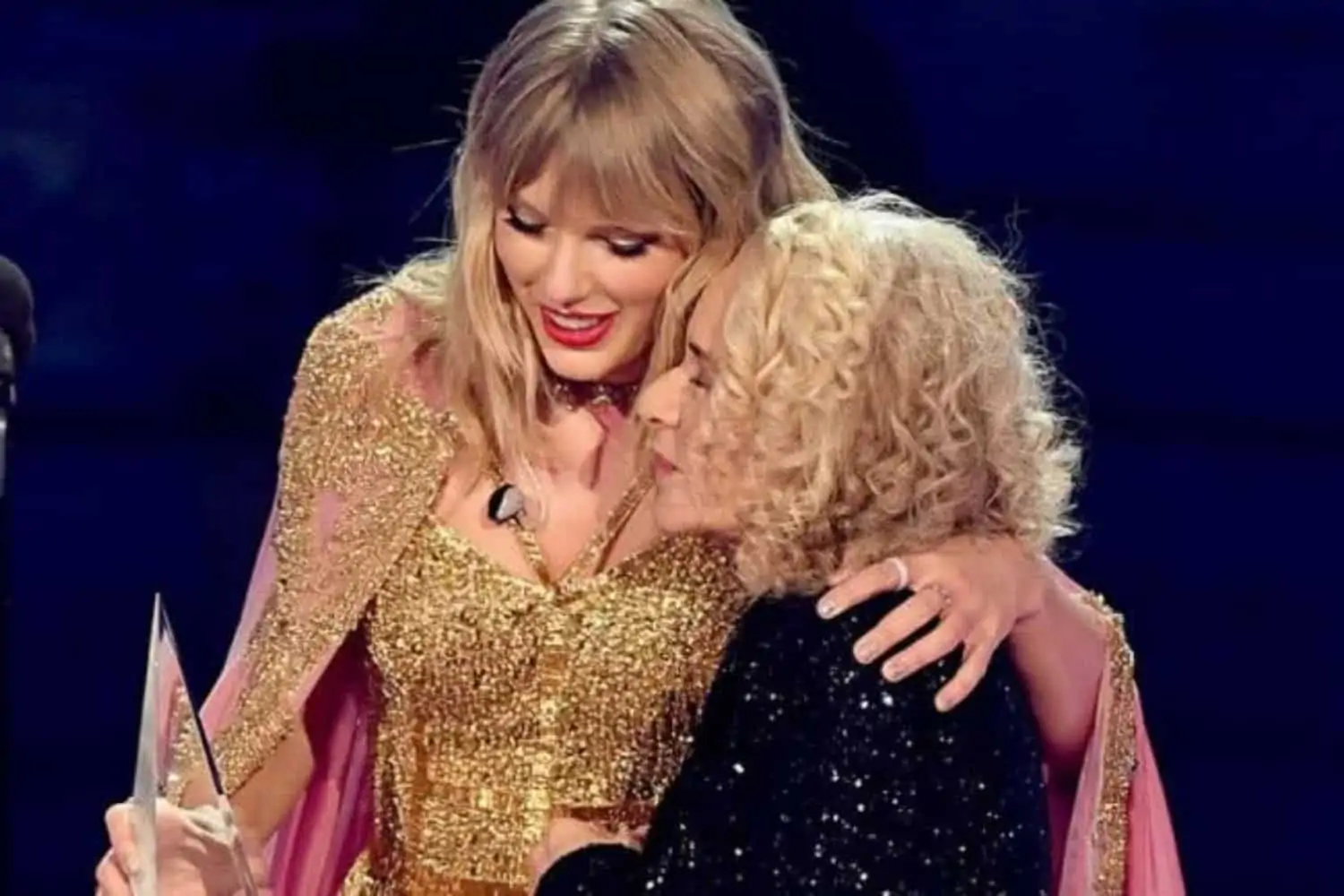 Taylor Swift inducts Carole King into the Rock & Roll Hall of Fame