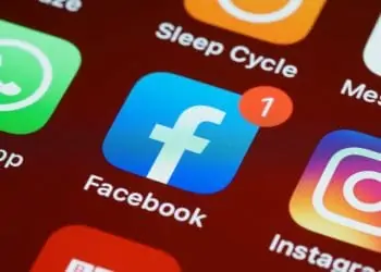 Facebook and Snapchat "spying" on iPhone users?