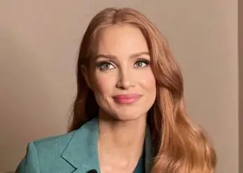 Jessica Chastain is bound to blow viewers away in "George & Tammy"