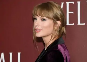 Taylor Swift appeals over stolen "Shake It Off" lyrics trail