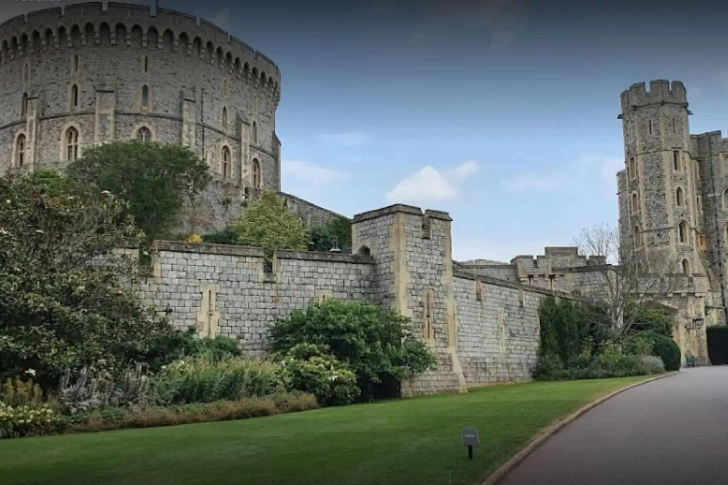 Windsor Castle detains intruder carrying a crossbow