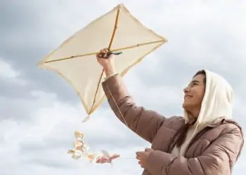 A Quick and Easy Way to Make Kite at Home