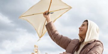 A Quick and Easy Way to Make Kite at Home