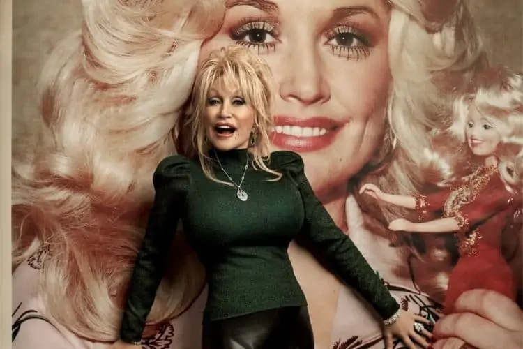 Dolly Parton's lifehack - sleep with your makeup on