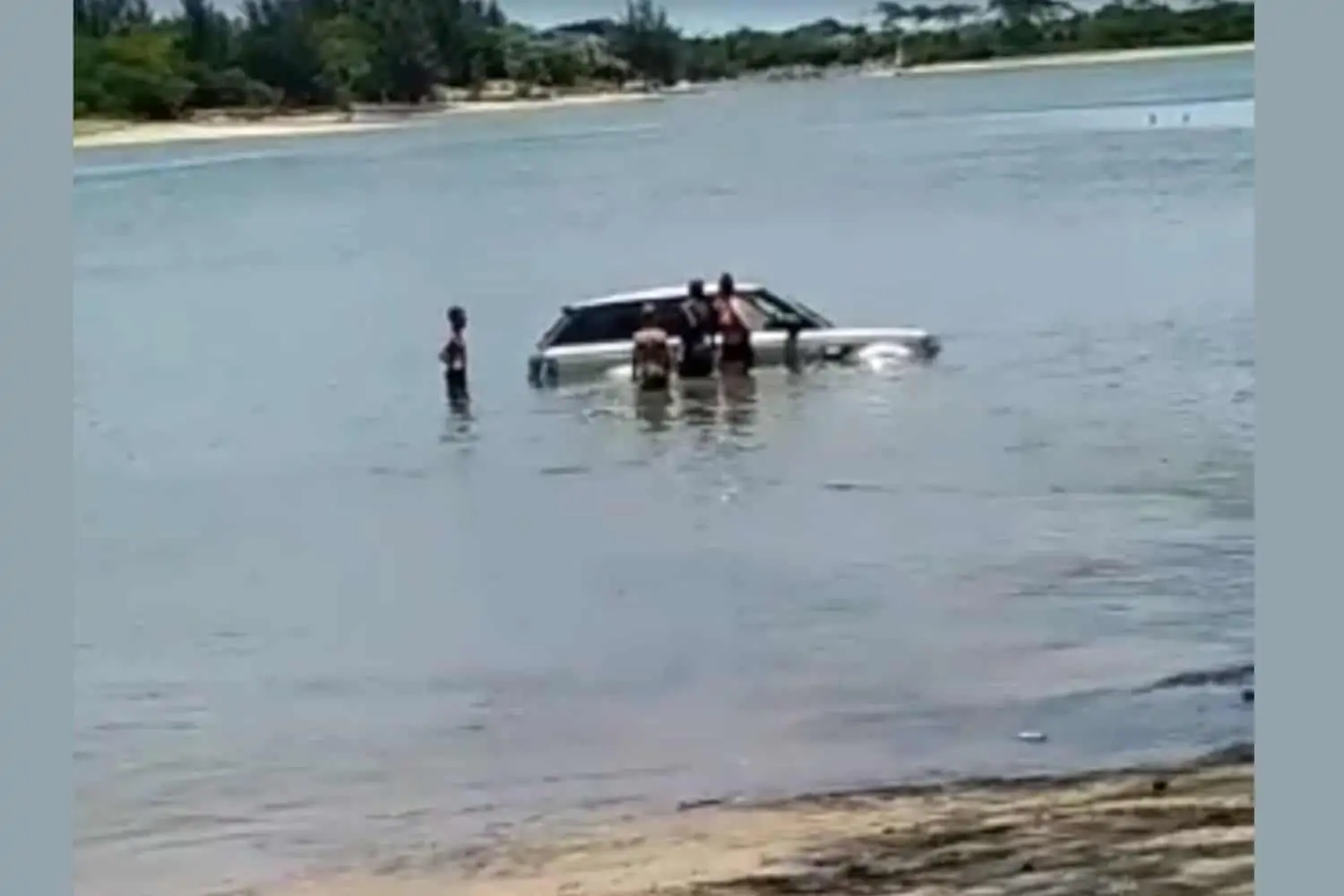 Range Rover ends up in ocean as drifting skills goes wrong