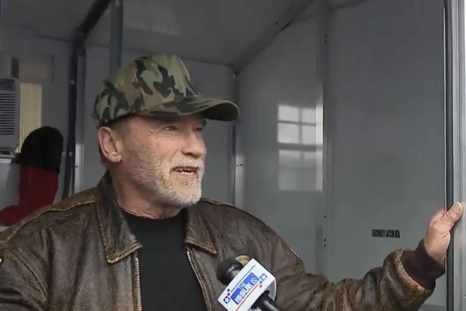 [WATCH]: Arnold Schwarzenegger tells Russian soldiers "the truth"