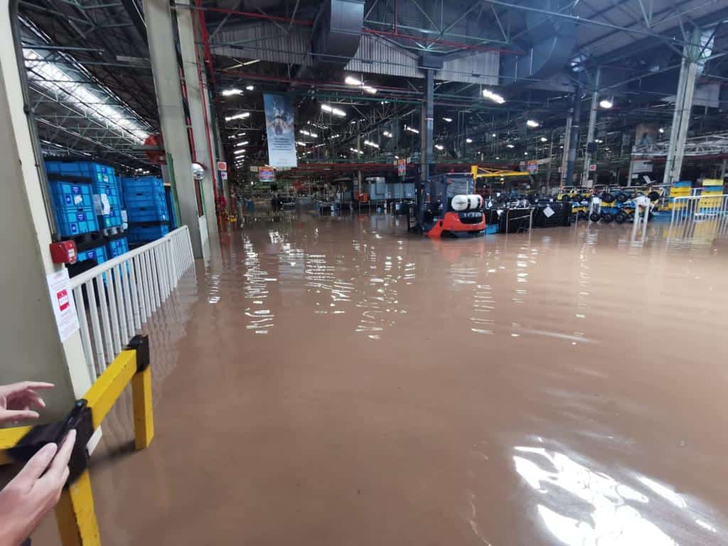 Inside the flooded Toyota factory in KZN 01.