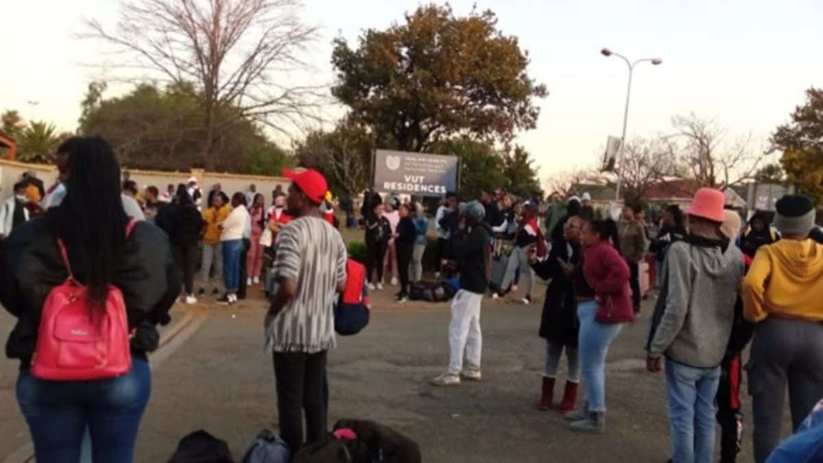 VUT students stranded