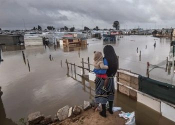 Torrential rain wreaks havoc in the Western Cape leaving hundreds of homes flooded