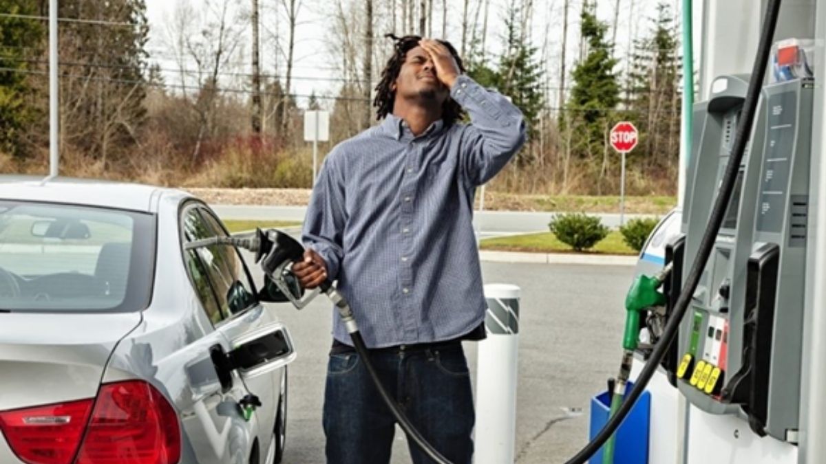 DA presents fuel price deregulation bill to parliament in bid to help cut costs