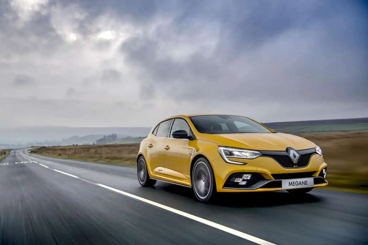 2500Renault_MeganeRS-Trophy_Front-Country.jpg