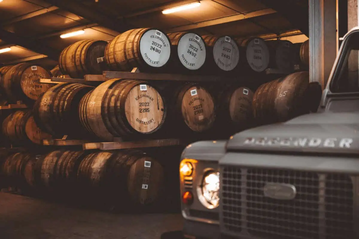 LAND ROVER CLASSIC PARTNERS WITH KILCHOMAN DISTILLERY 02.jpg