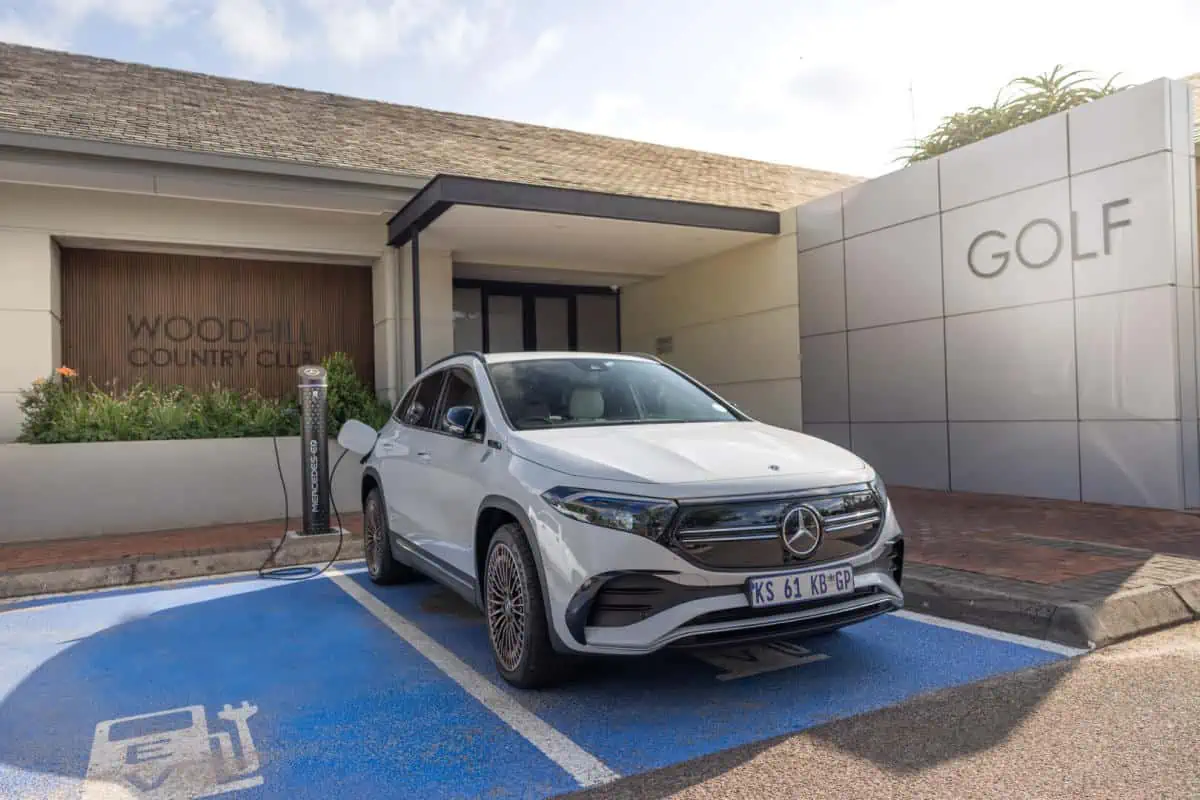 Mercedes-EQ Charging Station_01.jpg