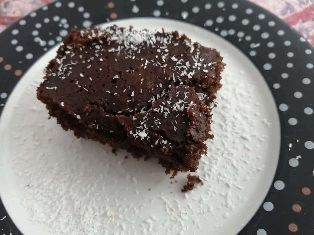 Baked Chocolate Cake with Ganache Sauce