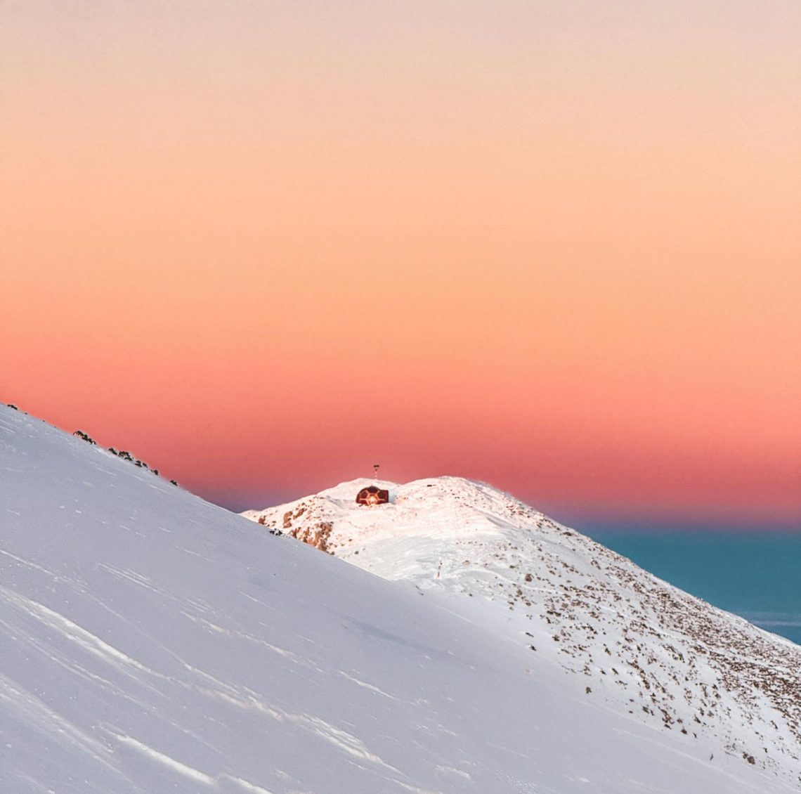 Photo by Andreas Gusicov via Pexels.