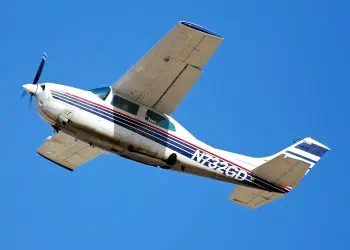 Phot not of Cessnav210 involved in the plane crash in Lanseria. For illustrative purposes only. Photo By Tomás Del Coro from Las Vegas, Nevada, USA - 1976 Cessna 210L N732GD, CC BY-SA 2.0, Link