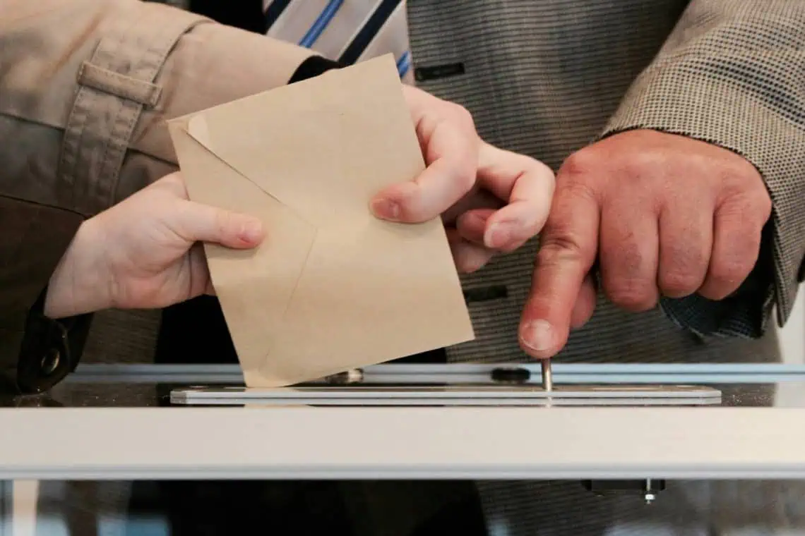 Jail for Fake Polls - Saffarazzi Jail for Fake Polls