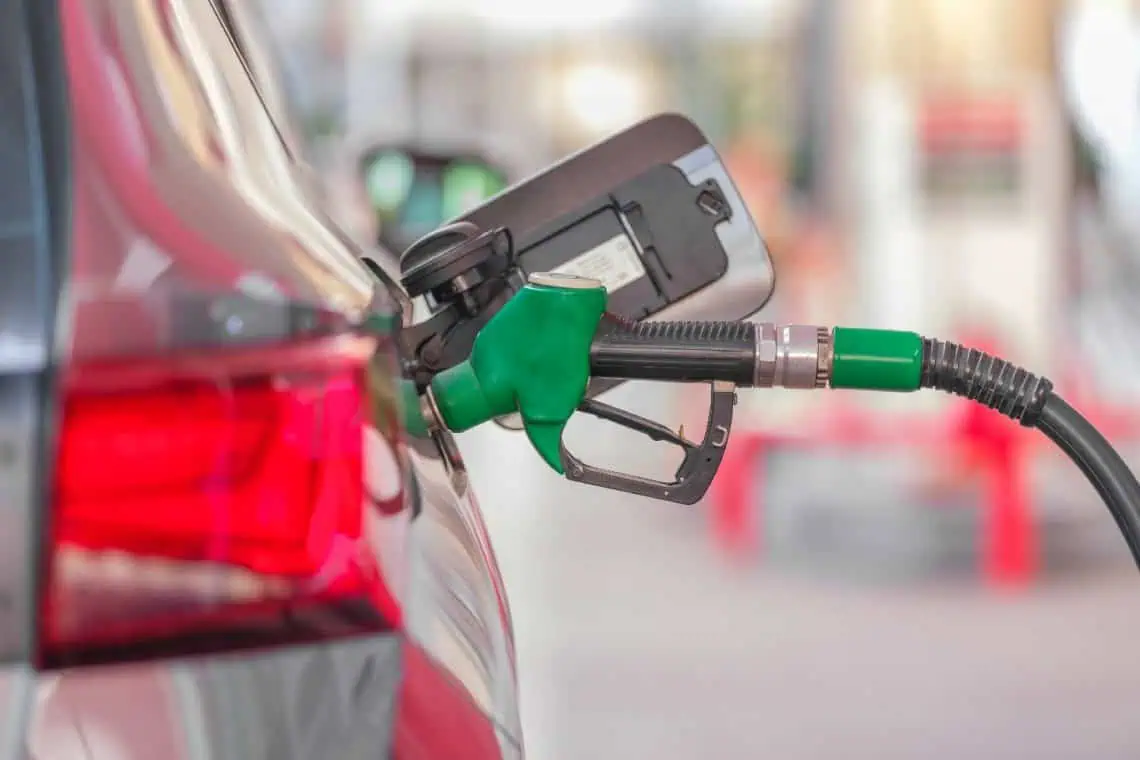 SA Petrol Plunge R240 per L Drop Hits December - Saffarazzi SA Petrol Plunge R240 per L Drop Hits December