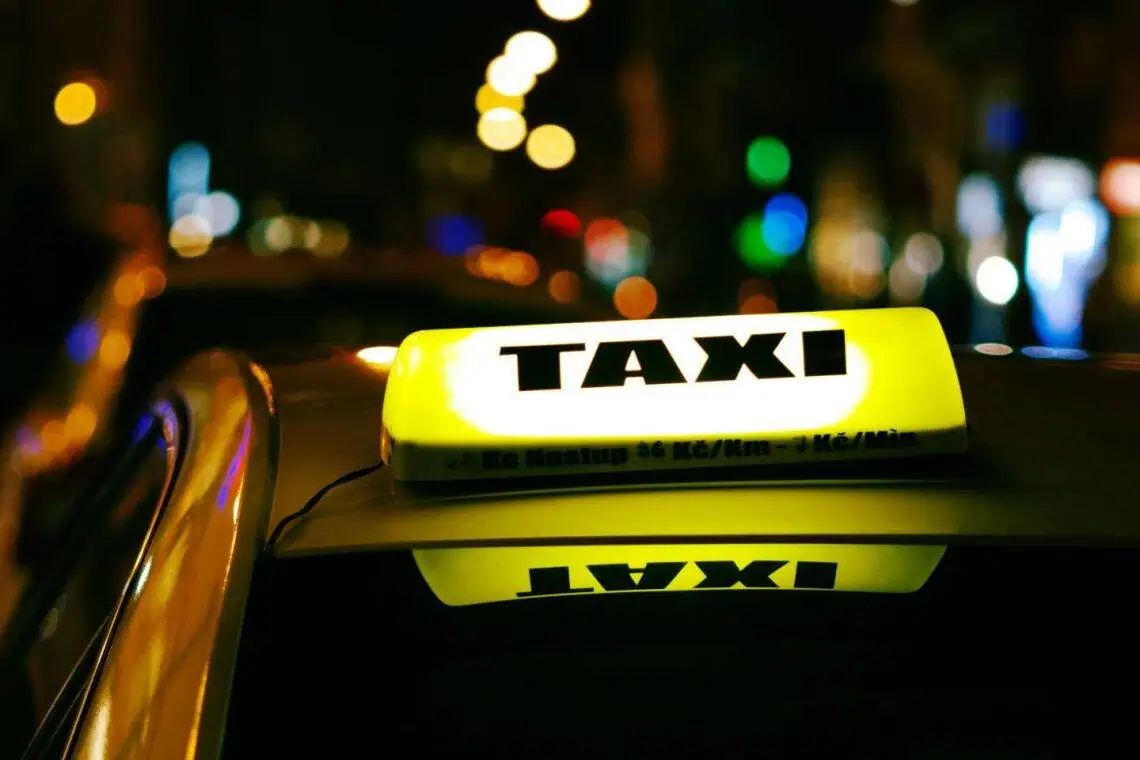 Why Women Ditch Taxis for Uber in SA - Saffarazzi Why Women Ditch Taxis for Uber in SA