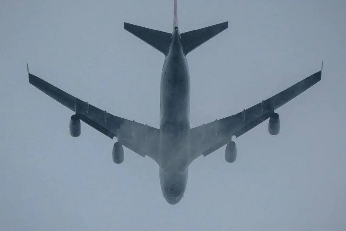 Aid Plane Hijack Pilots Bold Trick Saves Day - Saffarazzi Aid Plane Hijack Pilots Bold Trick Saves Day