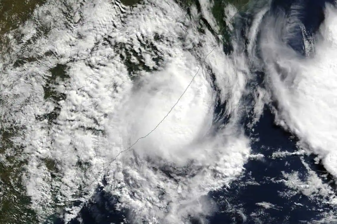 KZN Storms Ravaging Durban Stay Safe - Saffarazzi KZN Storms Ravaging Durban Stay Safe