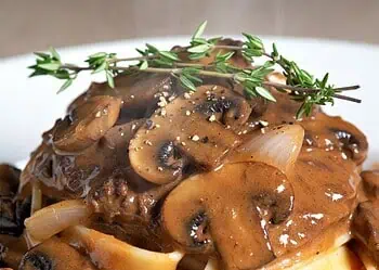 Rich Venison Stroganoff – Tender Game Meat in Luxurious Sauce - Saffarazzi Rich Venison Stroganoff – Tender Game Meat in Luxurious Sauce