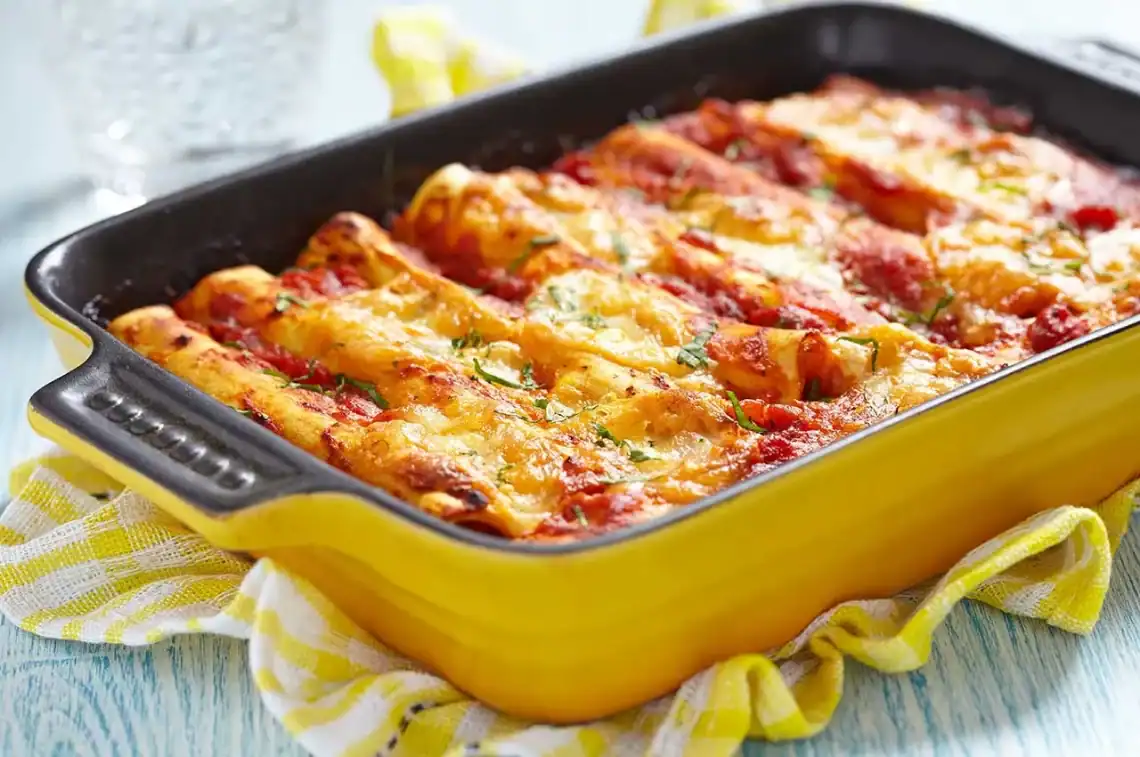 Easy Bully Beef Cannelloni Recipe with Creamy Cheese Sauce - Saffarazzi Easy Bully Beef Cannelloni Recipe with Creamy Cheese Sauce