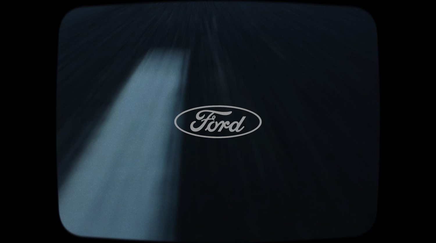 Ford logo displayed on a vintage television screen - Saffarazzi Ford logo displayed on a vintage television screen