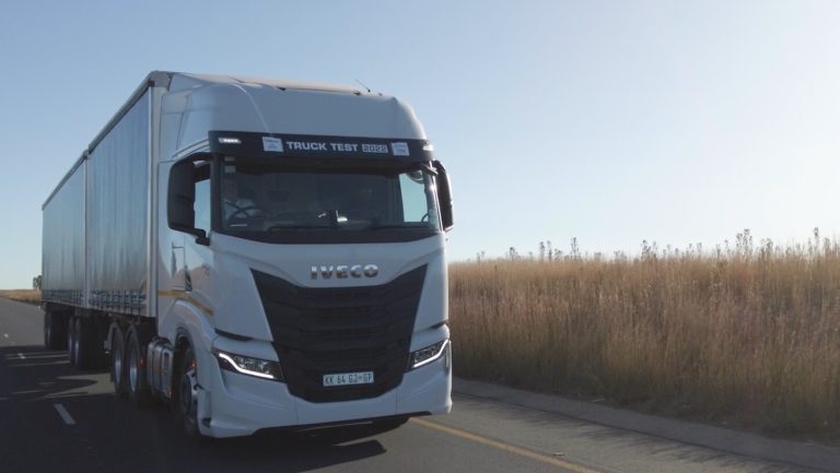 Iveco S-Way interlink front three-quarter view on road - Saffarazzi Iveco S-Way interlink front three-quarter view on road