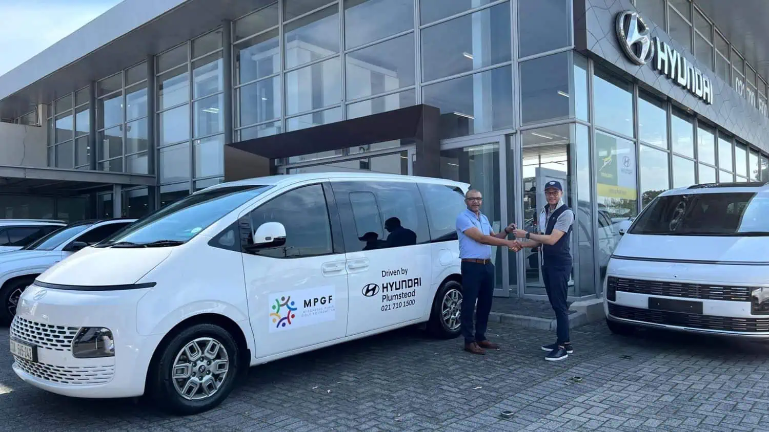 Keys handed over beside MPGF branded Hyundai STARIA - Saffarazzi Keys handed over beside MPGF branded Hyundai STARIA
