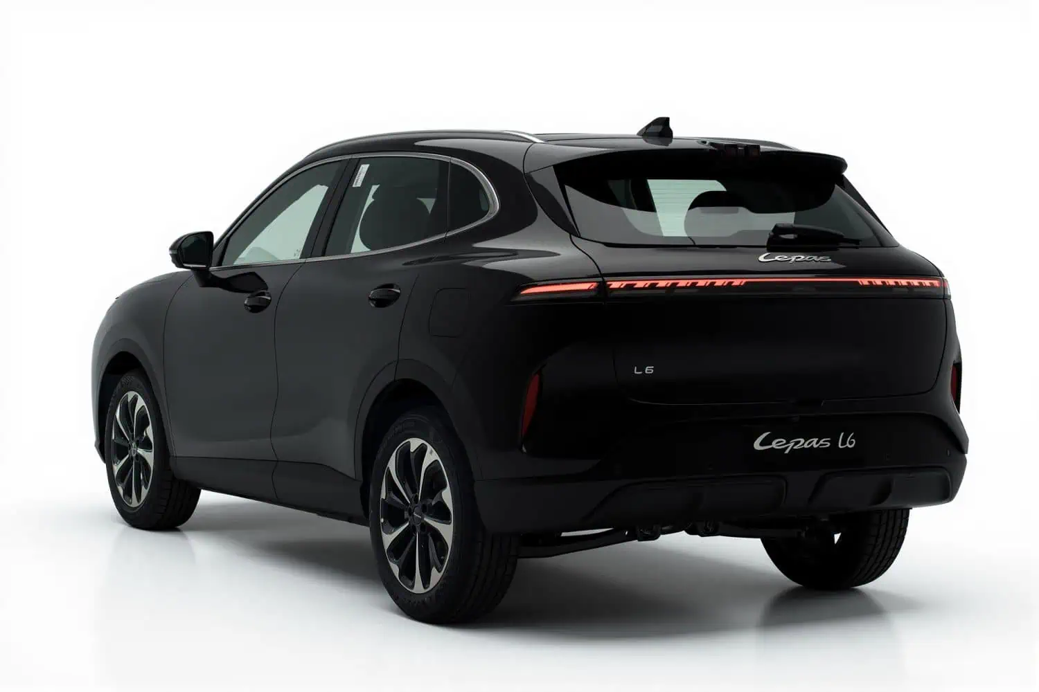Lepas L6 compact SUV rear three-quarter view - Saffarazzi Lepas L6 compact SUV rear three-quarter view