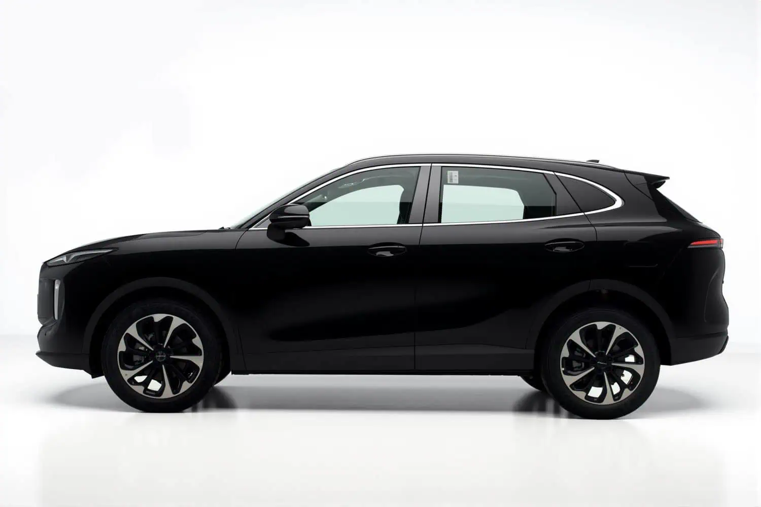 Lepas L6 compact SUV side profile - Saffarazzi Lepas L6 compact SUV side profile