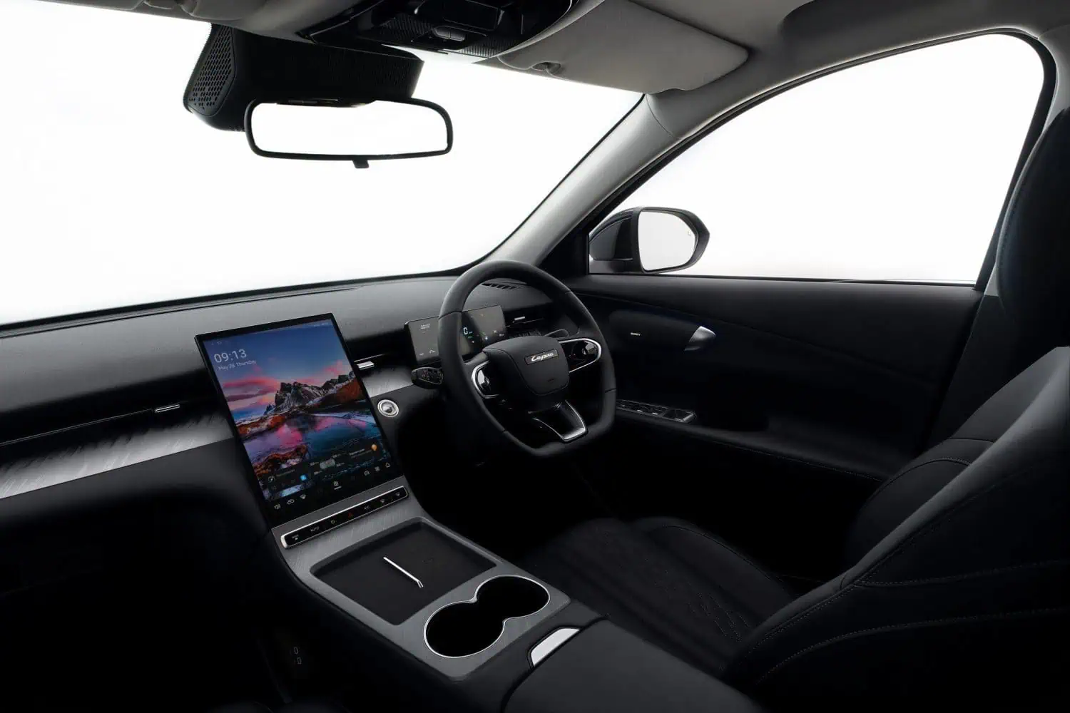 Lepas L6 interior and dashboard with touchscreen - Saffarazzi Lepas L6 interior and dashboard with touchscreen