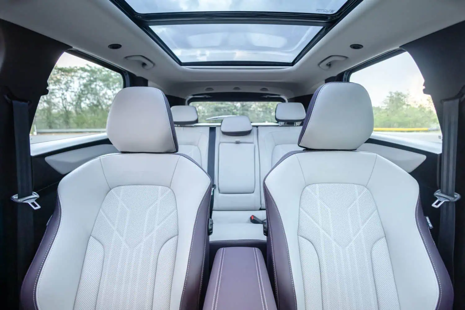 Nissan Tekton interior seats and panoramic sunroof - Saffarazzi Nissan Tekton interior seats and panoramic sunroof
