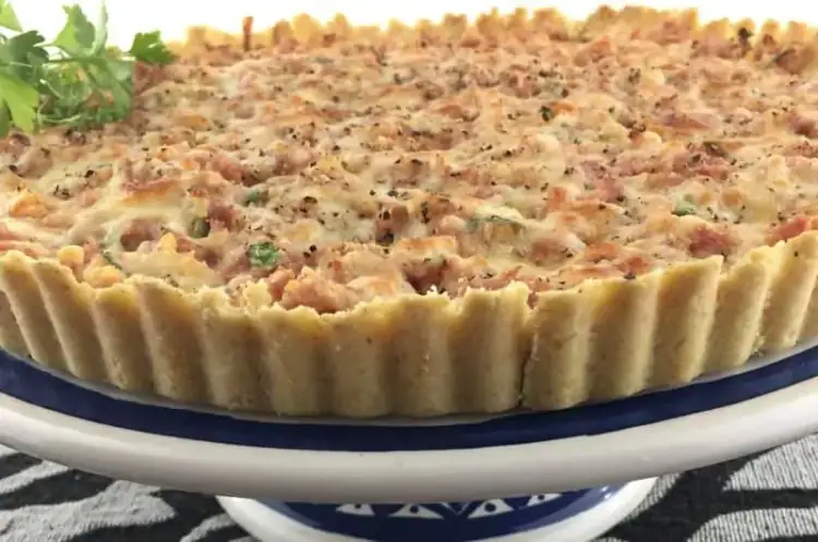 Homemade Ham and Cheese Pie with Creamy White Sauce