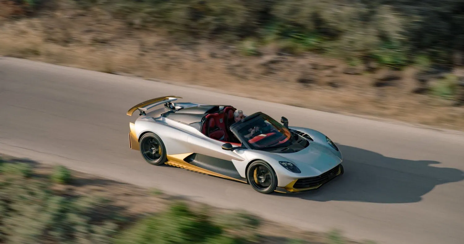 Valhalla Spider from above - Saffarazzi Aston Martin Valhalla Spider side profile from above.