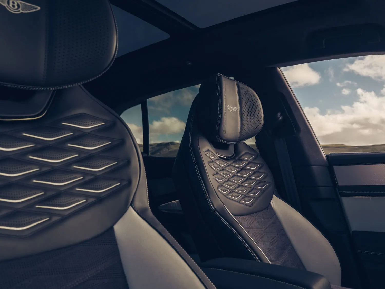 Torcal seat stitching - Saffarazzi Bentley Torcal cabin with diamond-stitched front seats.