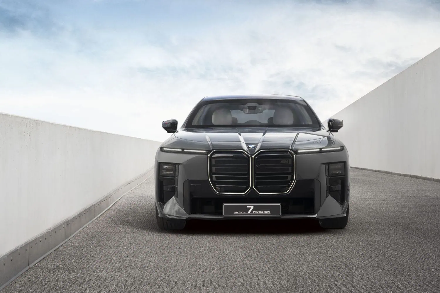 BMW Concept 7 Protection front view on ramp - Saffarazzi BMW Concept 7 Protection front view on ramp