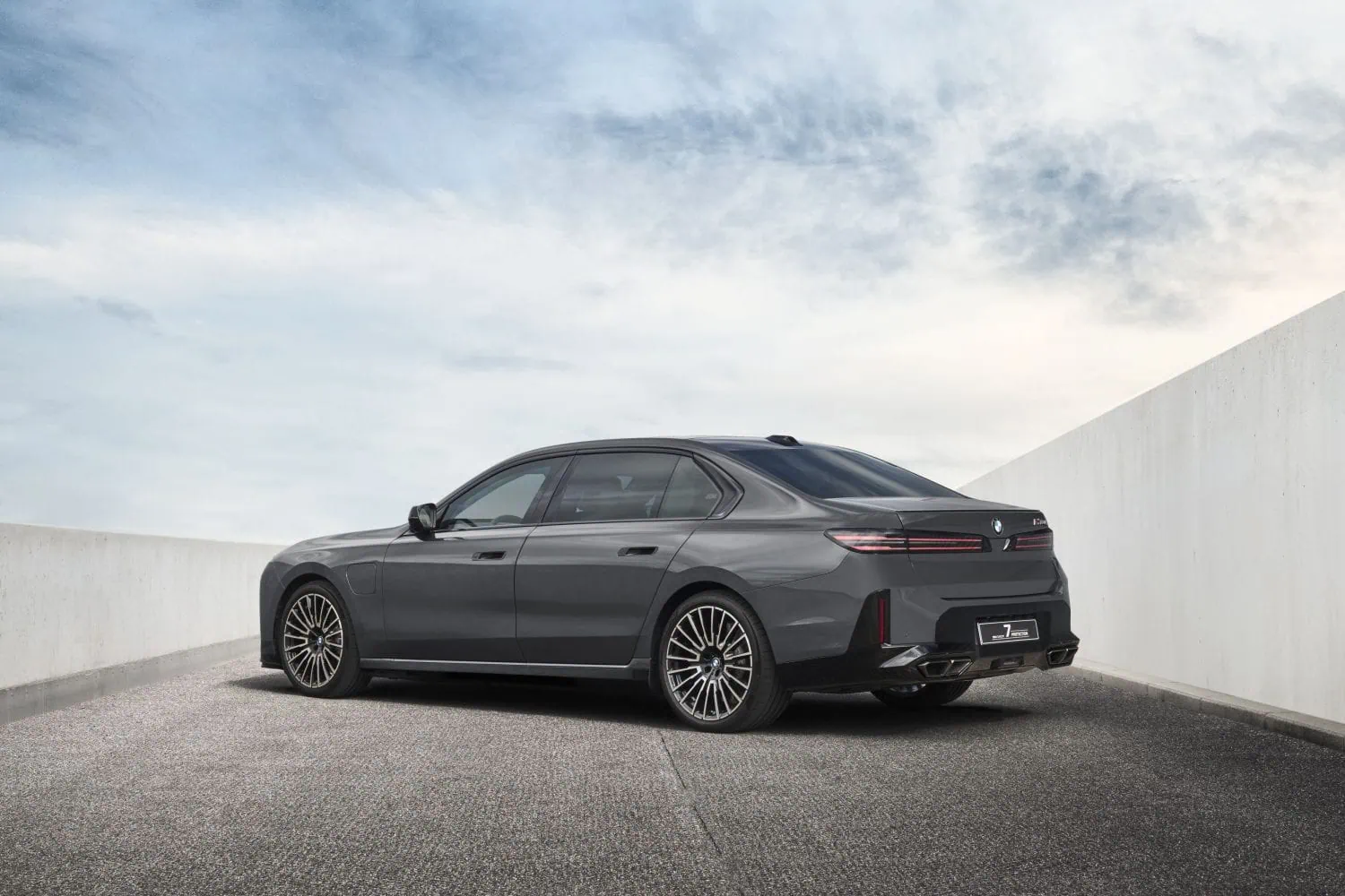 BMW Concept 7 Protection rear three-quarter view on ramp - Saffarazzi BMW Concept 7 Protection rear three-quarter view on ramp