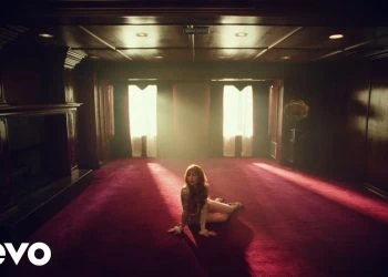 Carly Rae Jepsen - Versailles (Official Music Video)
