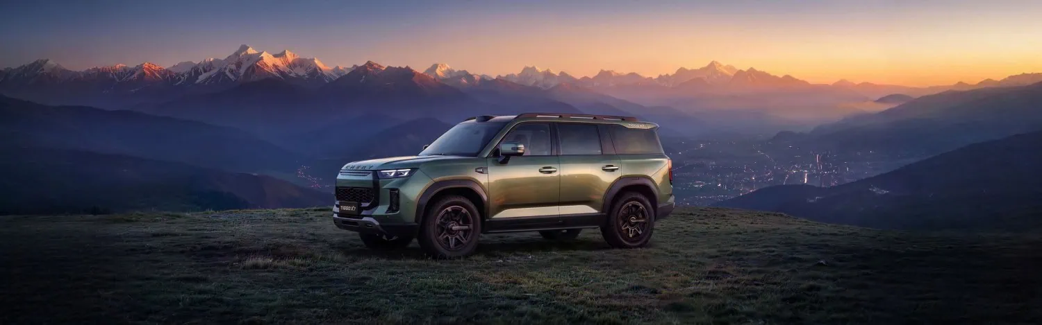 TIGGO X7 on mountain ridge - Saffarazzi Chery TIGGO X7 side view on a mountain ridge.